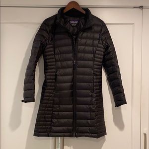Black Patagonia women’s down parker